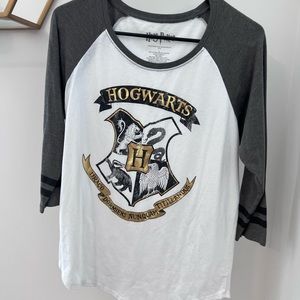 Hot topic Harry Potter hogwarts baseball tee